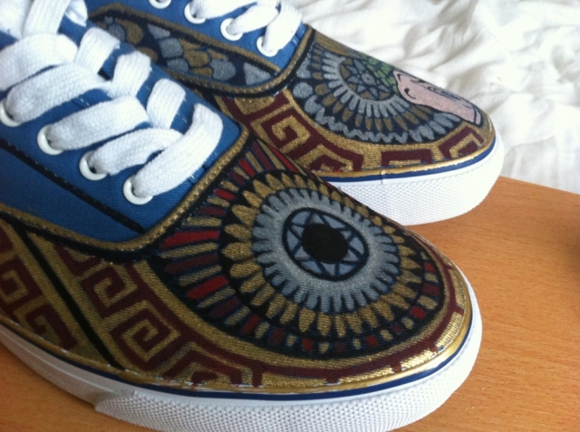 Illustrations on shoes